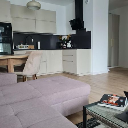 Airport Apartment Varsovia Exterior foto